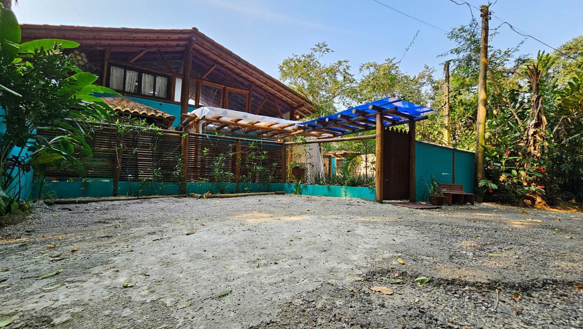 Acomodação com café da manhã  Manaca Prumirim Ubatuba